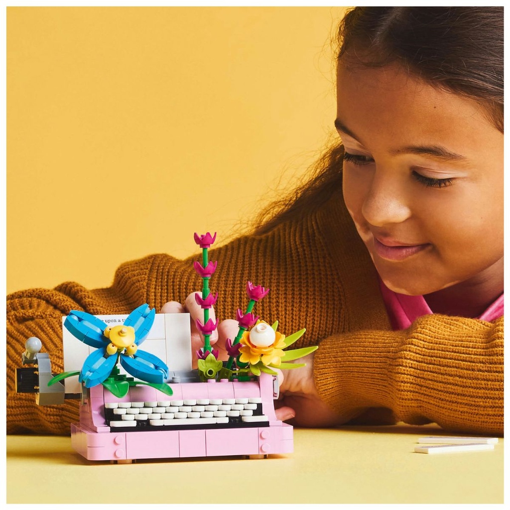 LEGO 31169 Creator Typewriter with Flowers