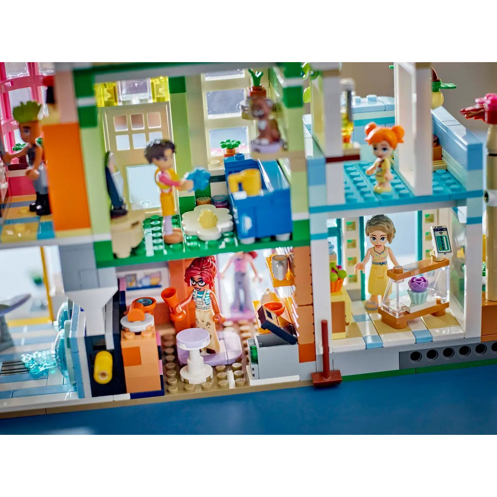LEGO 42670 Friends Heartlake City Apartments N Shops